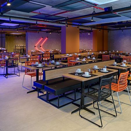 Ibis Budget Balneário Camboriú Buitenkant foto