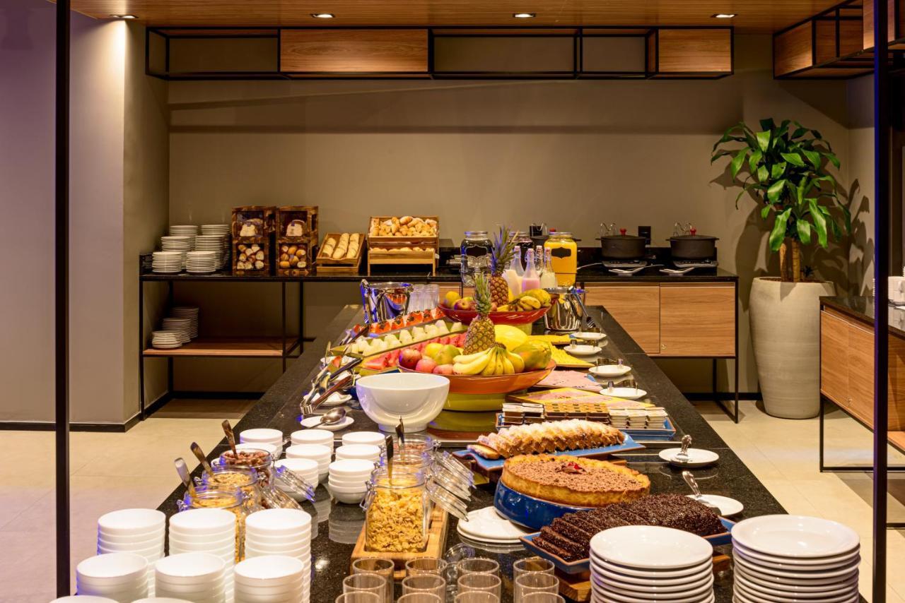 Ibis Budget Balneário Camboriú Buitenkant foto